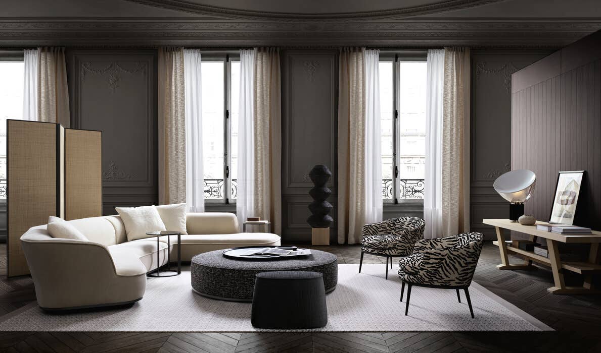 Maxalto living environment with a curved Lilum sofa and lounge seating